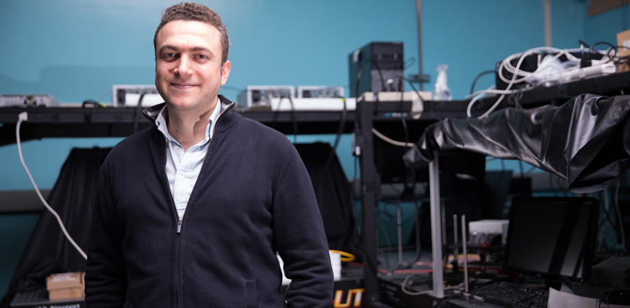 Aydogan Ozcan in his research lab at at University of California, Los Angeles.