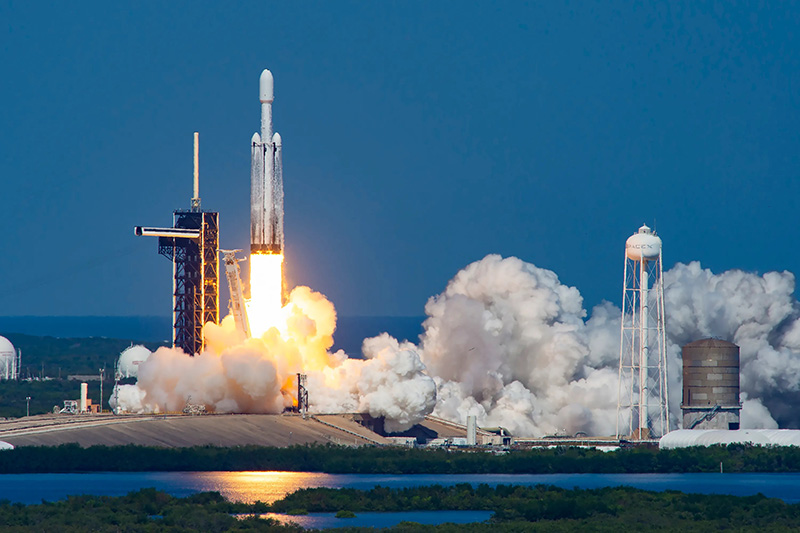 A SpaceX Falcon Heavy rocket carrying NASAs Europa Clipper spacecraft