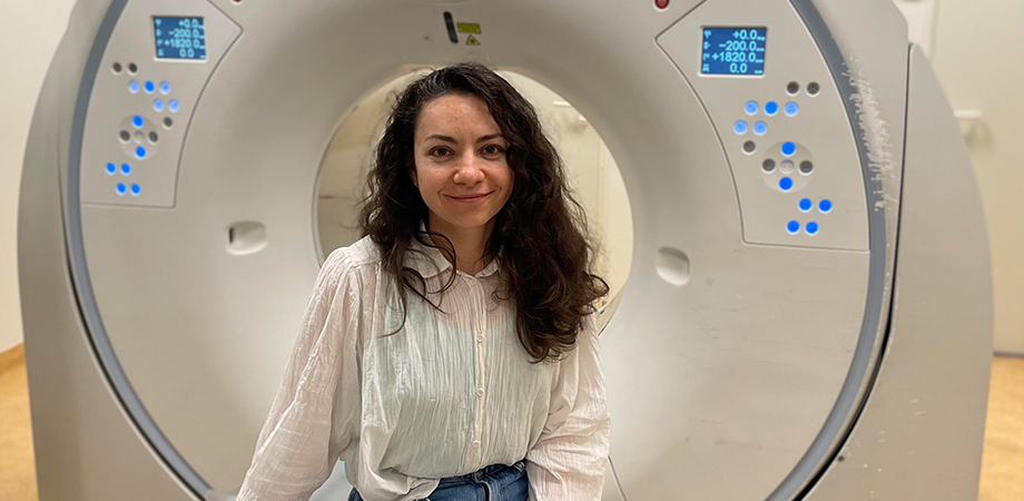 The 2022 SPIE Joe and Agnete Yaver Memorial Scholarship winner Oleksandra Ivashchenko in the radiology department of the Leiden University Medical Center.